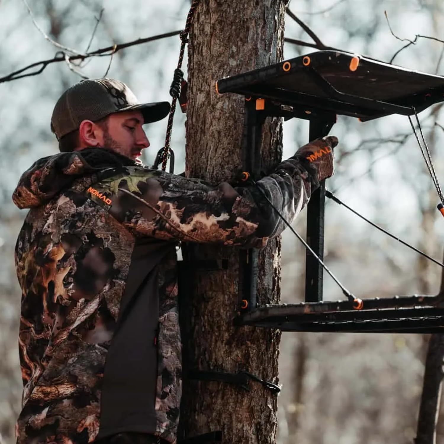 Hang-on Outdoor Hunting Tree Stand with Wide Platform and Fixed Footrest W5052