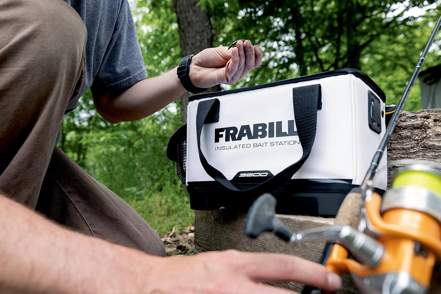 Universal Bait Station 8 QT White J137