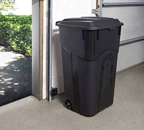 32 Gallon Outdoor Waste Garbage Bin with Attached Lid, Wheeled Trashcan C478