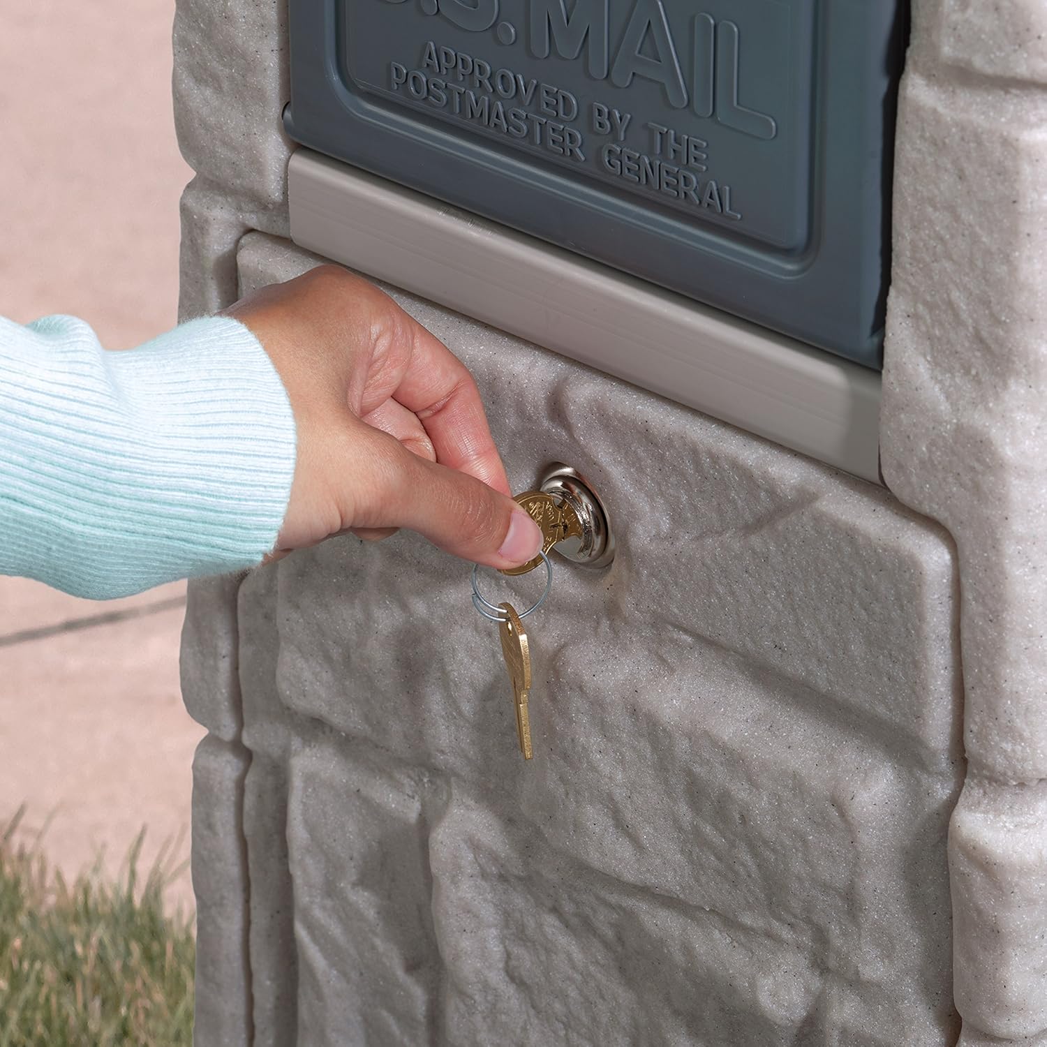 Mailbox with Extra Storage T696195