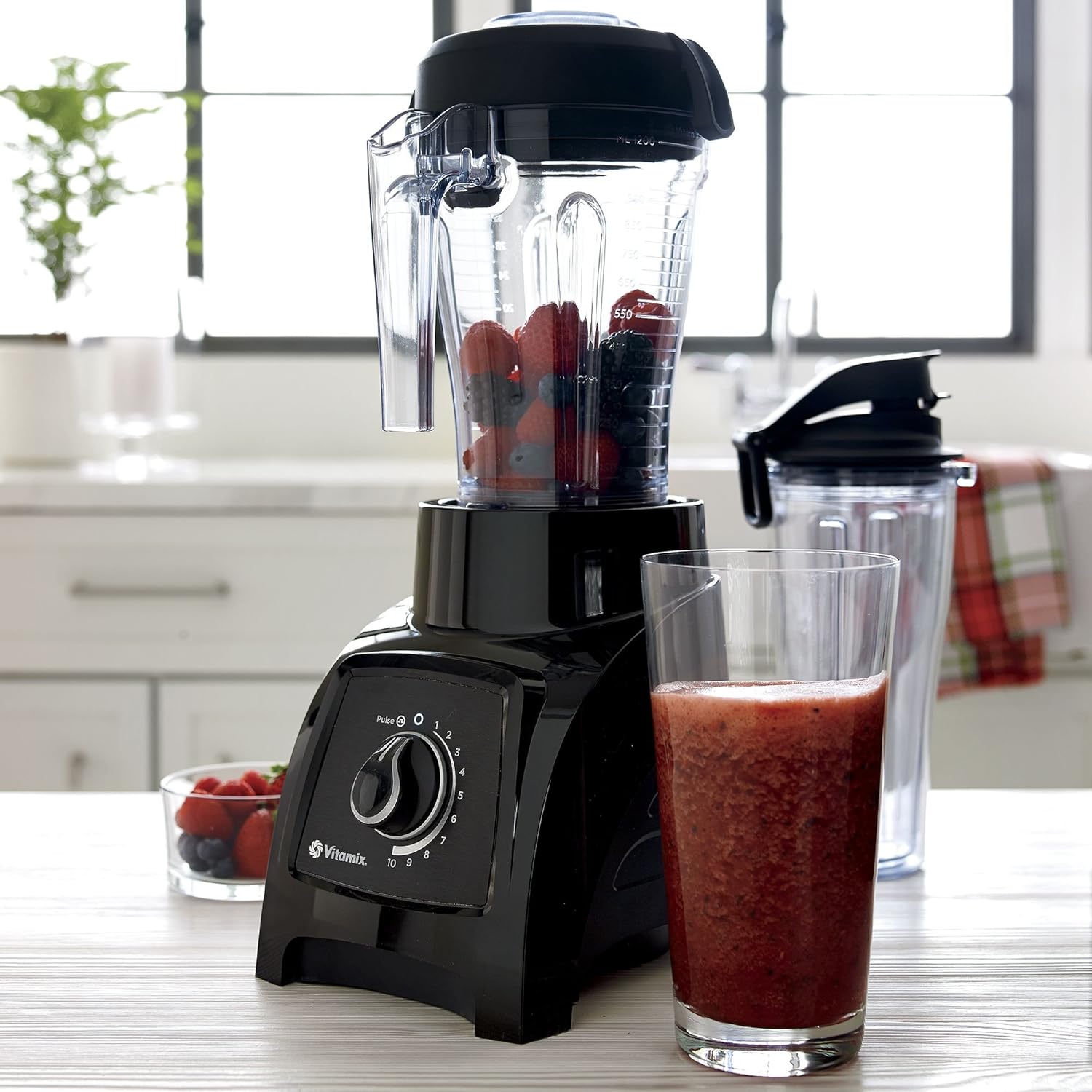 40oz Professional-Grade Blender, Black E237