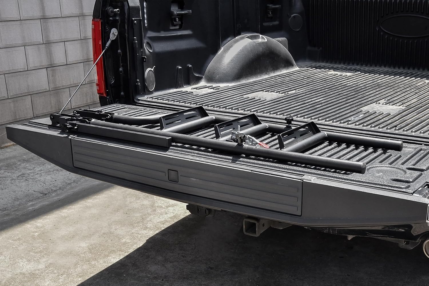 Foldable Pickup Truck Tailgate Ladder with Grab Handle L9291