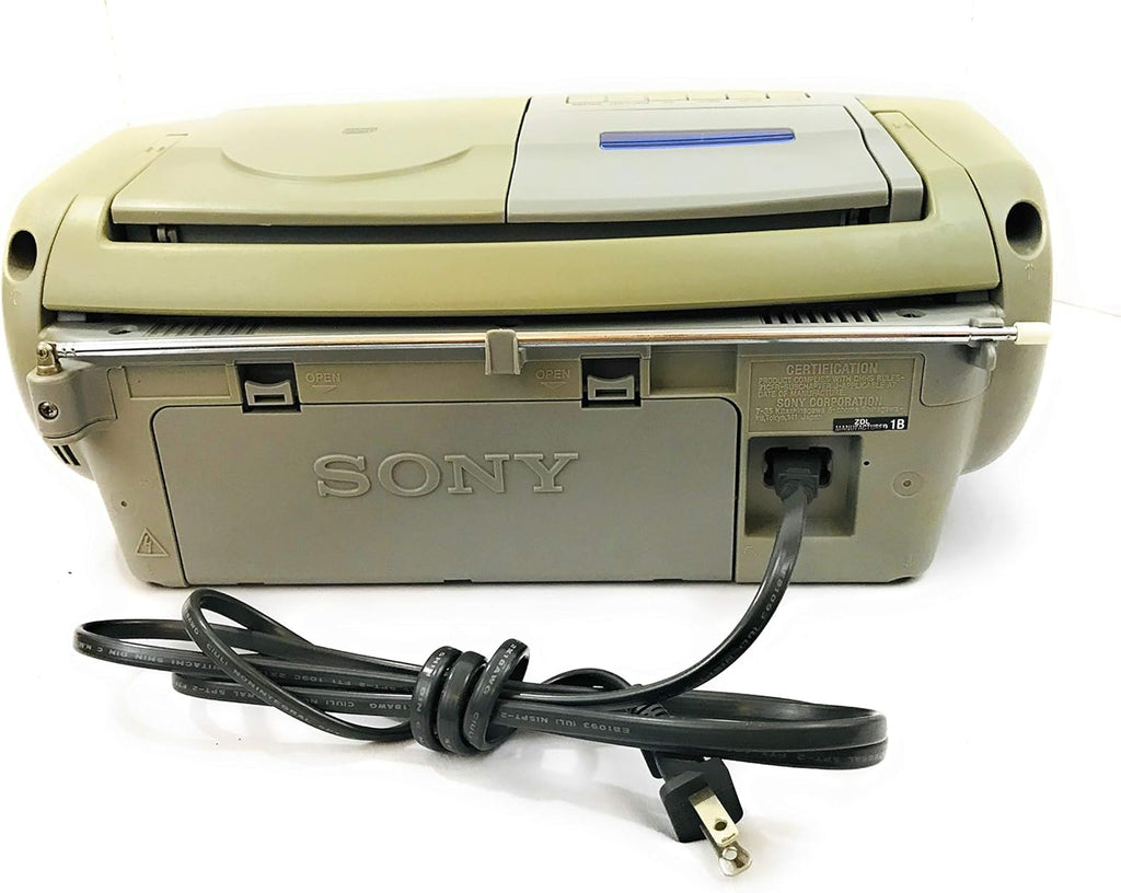 Portable AM/FM/CD Cassette Boombox M511