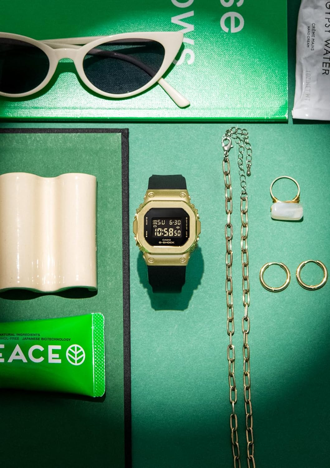 Compact Metal Watch Black Gold Q7441