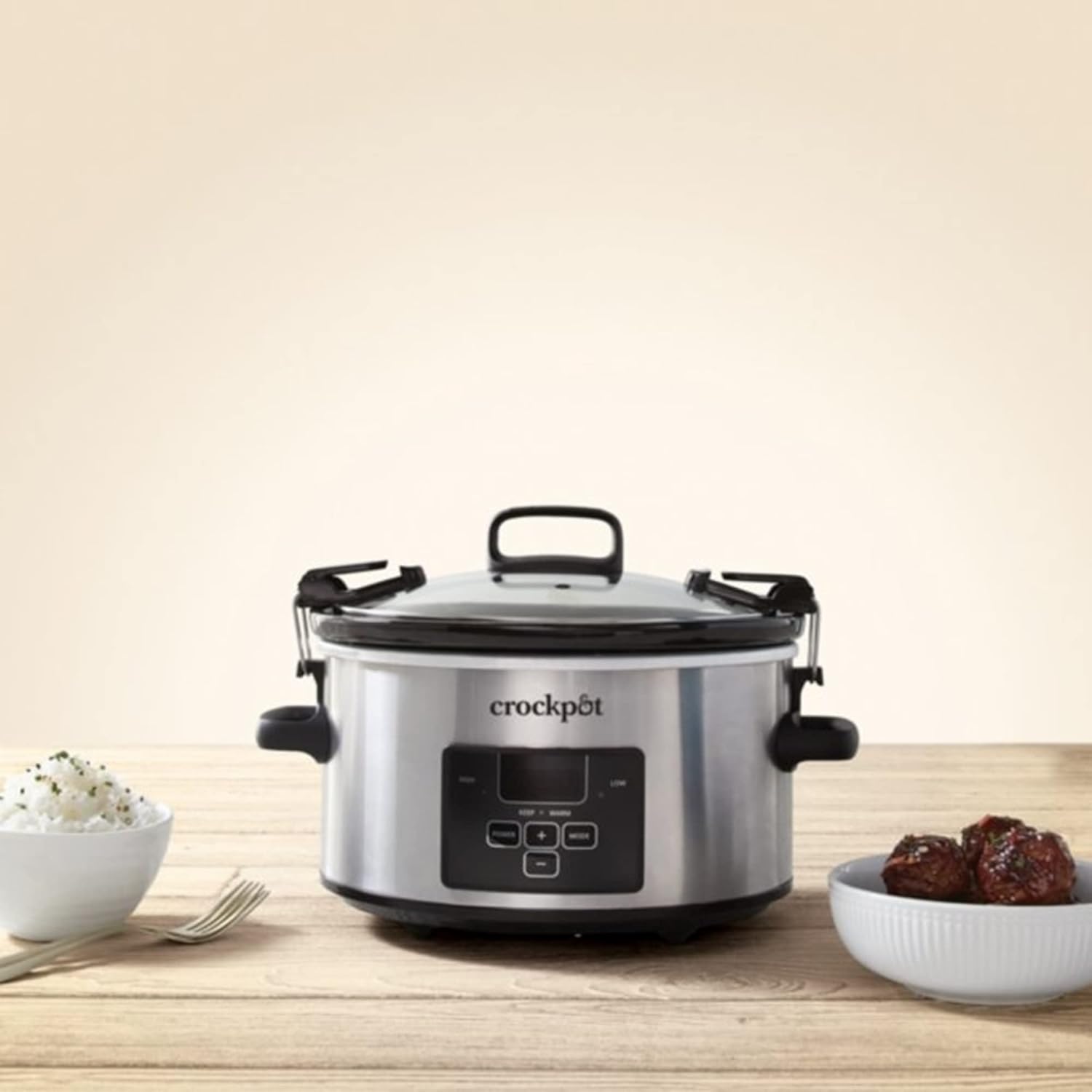 4 Quart Programmable Slow Cooker with Locking Lid and Digital Display M3492